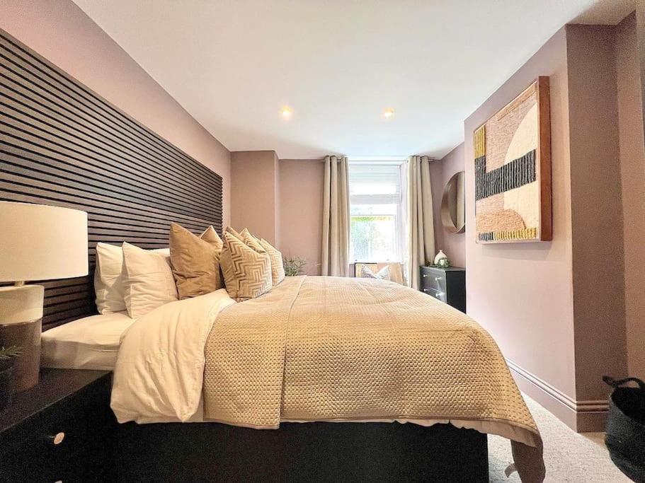 Fabulous Large Apartment In Great Location Bath Exterior photo